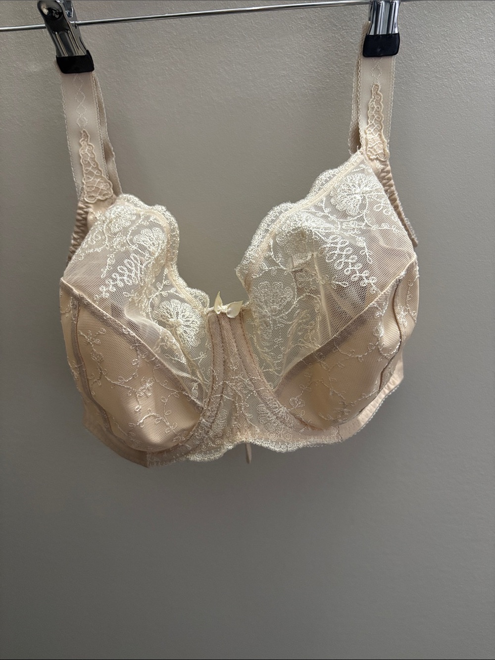 Fantasie underwire beige lace bra size 30G